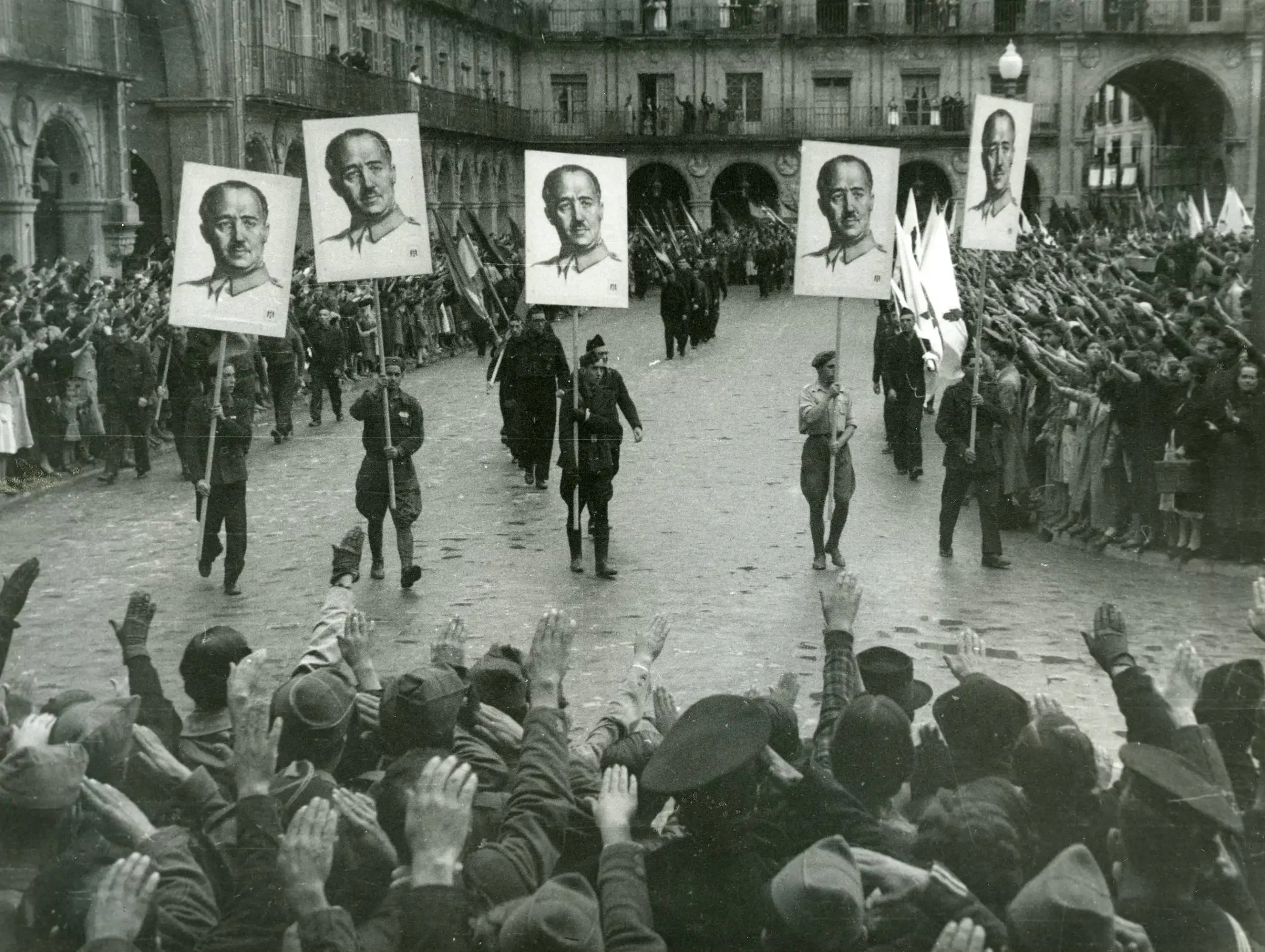 Los militares y la política en la España contemporánea